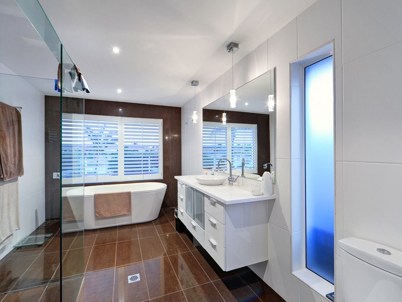 16 Delungra Street, Broadbeach Waters QLD 4218