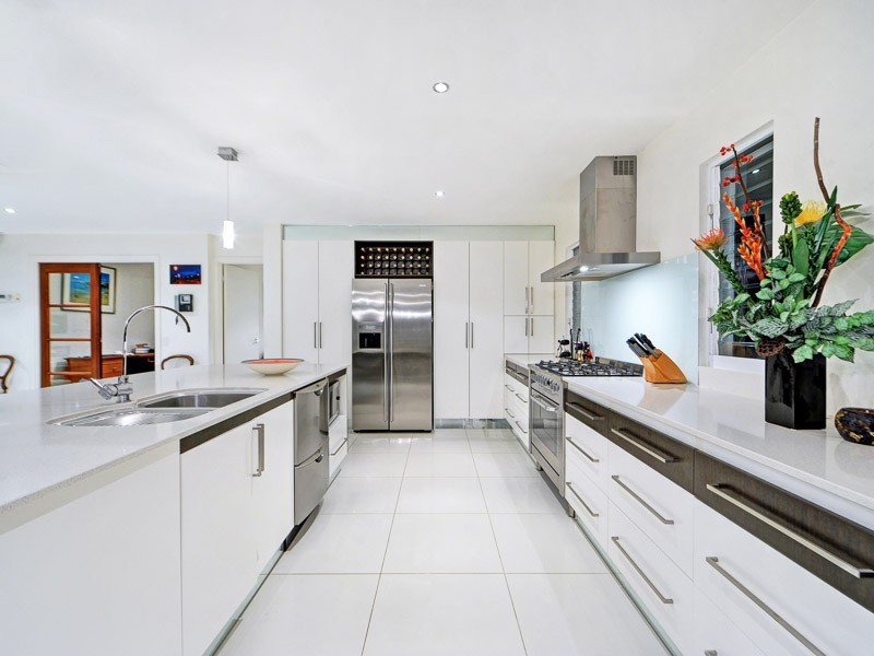 16 Delungra Street, Broadbeach Waters QLD 4218