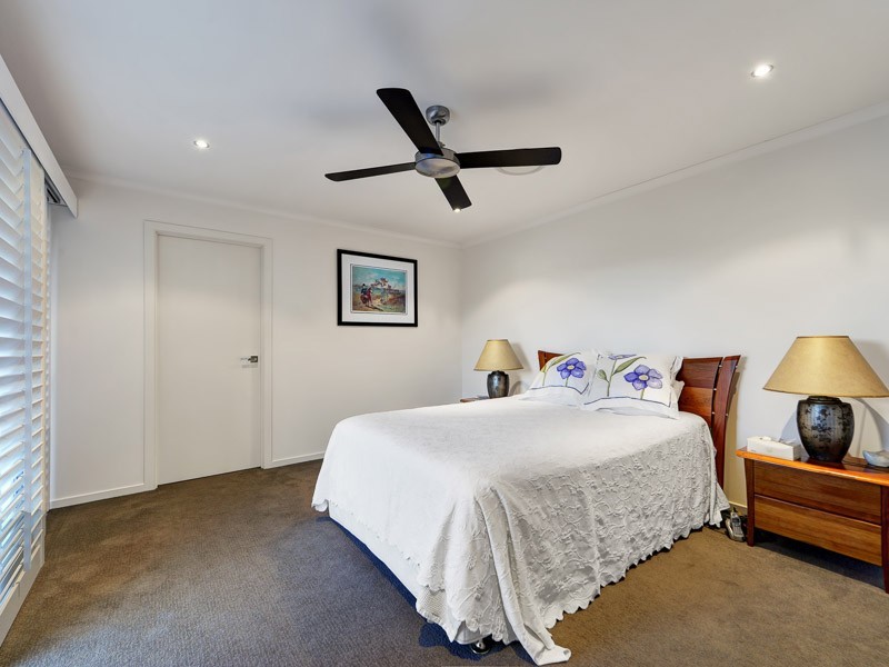16 Delungra Street, Broadbeach Waters QLD 4218