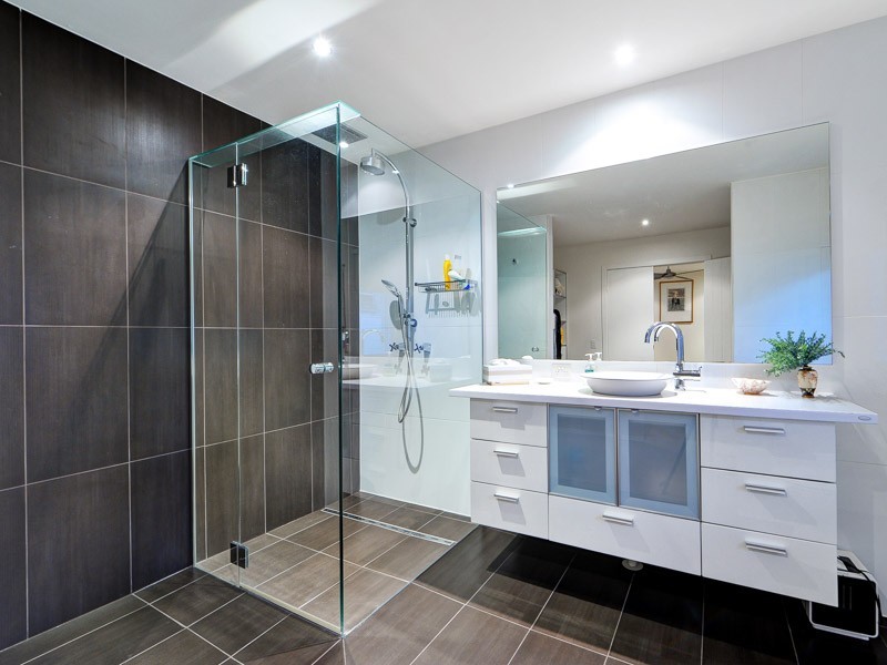16 Delungra Street, Broadbeach Waters QLD 4218
