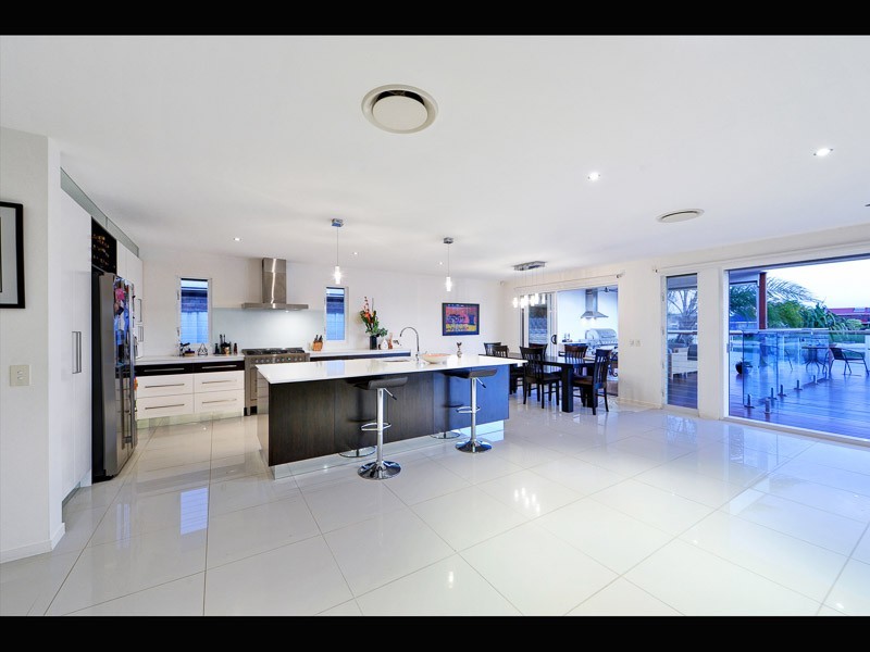 16 Delungra Street, Broadbeach Waters QLD 4218
