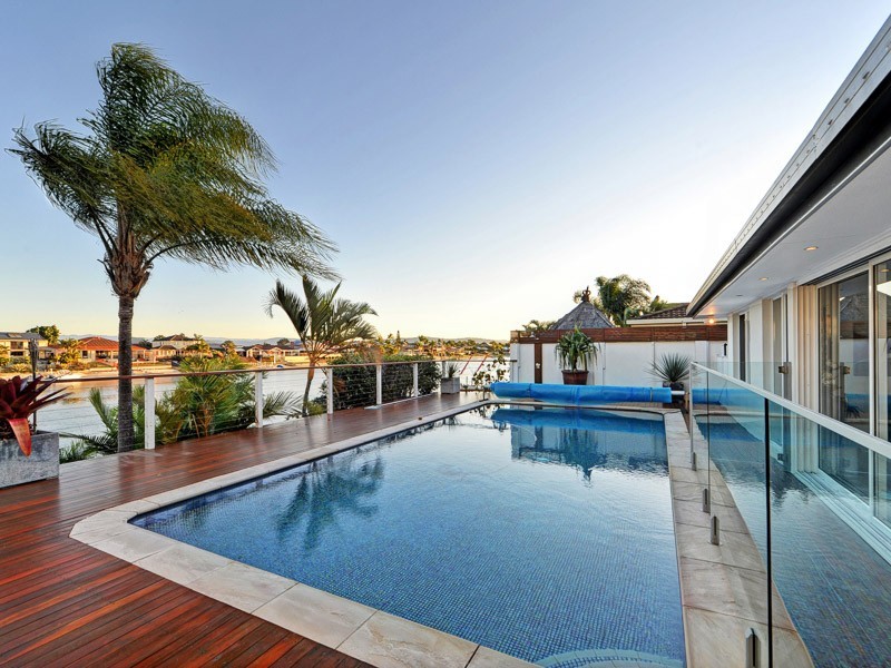 16 Delungra Street, Broadbeach Waters QLD 4218
