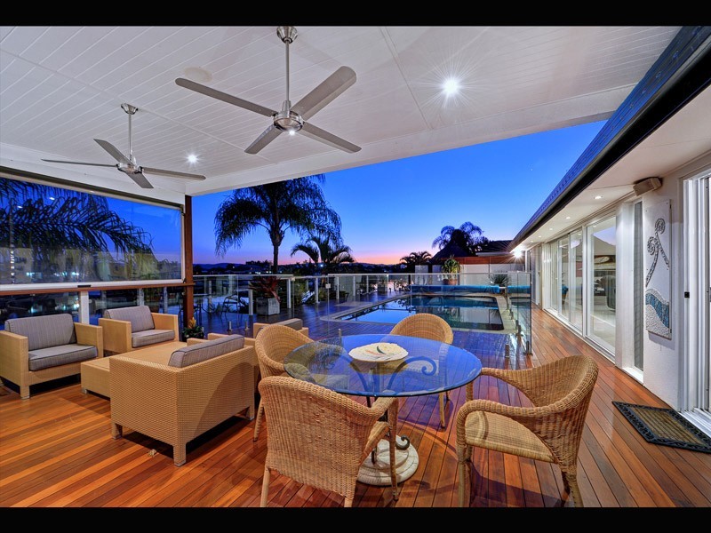 16 Delungra Street, Broadbeach Waters QLD 4218