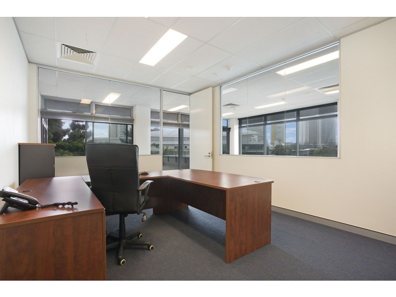 4 Miami Key, Broadbeach Waters QLD 4218