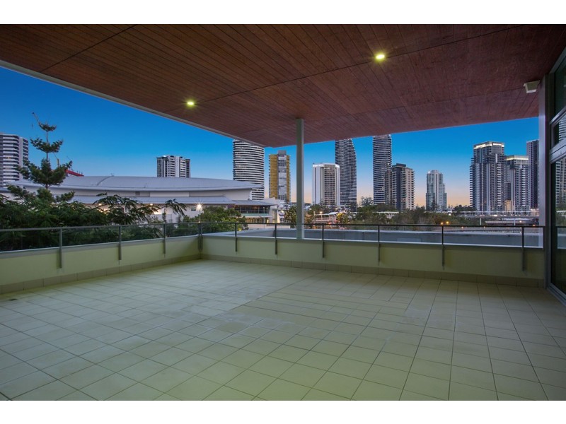 4 Miami Key, Broadbeach Waters QLD 4218