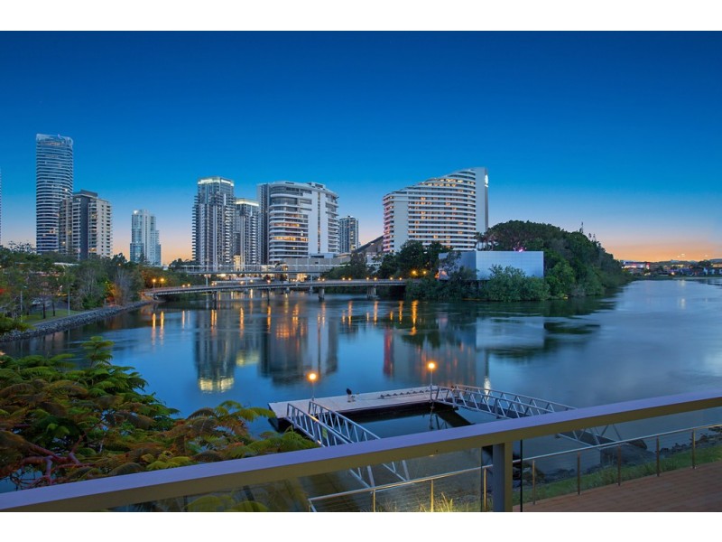4 Miami Key, Broadbeach Waters QLD 4218