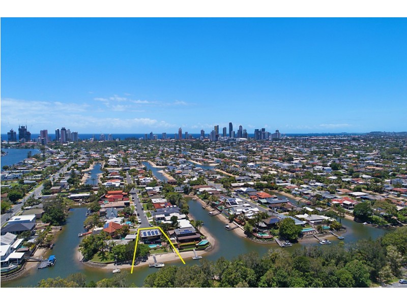 17 Monterey Court, Broadbeach Waters QLD 4218