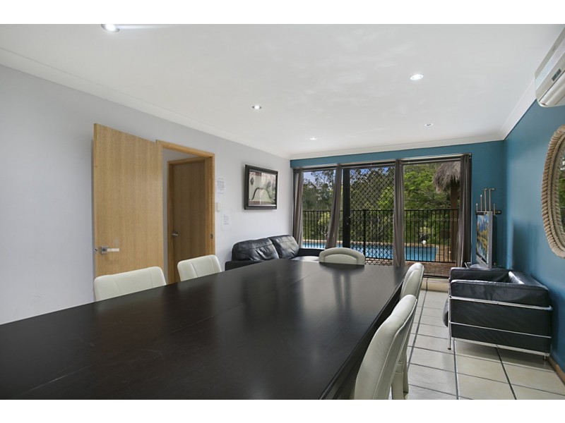17 Monterey Court, Broadbeach Waters QLD 4218