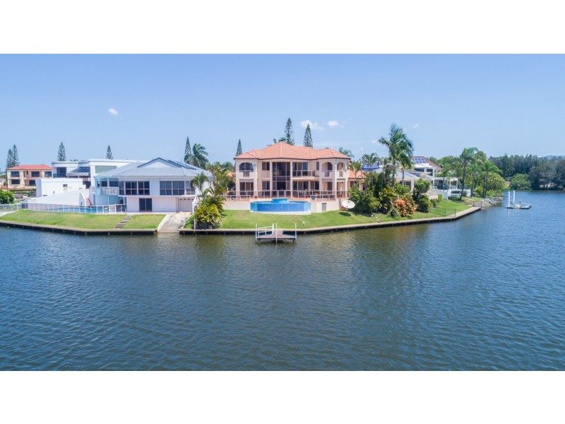 28 St Martin Place, Clear Island Waters QLD 4226