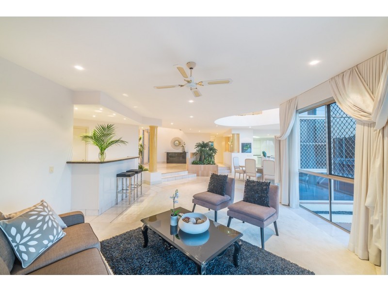 28 St Martin Place, Clear Island Waters QLD 4226