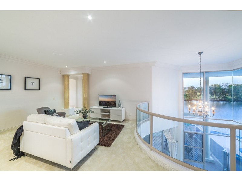 28 St Martin Place, Clear Island Waters QLD 4226
