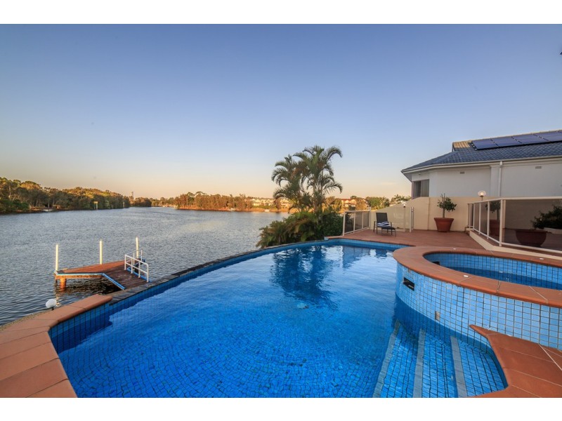 28 St Martin Place, Clear Island Waters QLD 4226