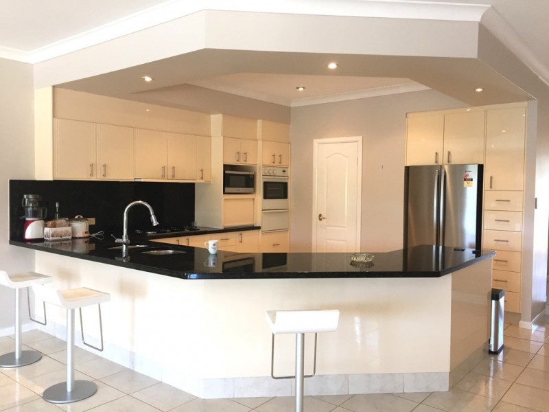 77 Port Jackson Blvd, Clear Island Waters QLD 4226