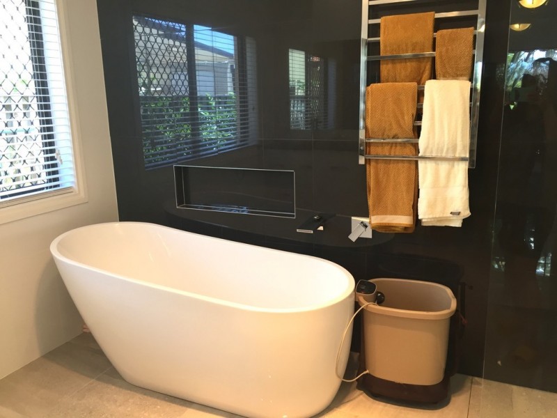 77 Port Jackson Blvd, Clear Island Waters QLD 4226