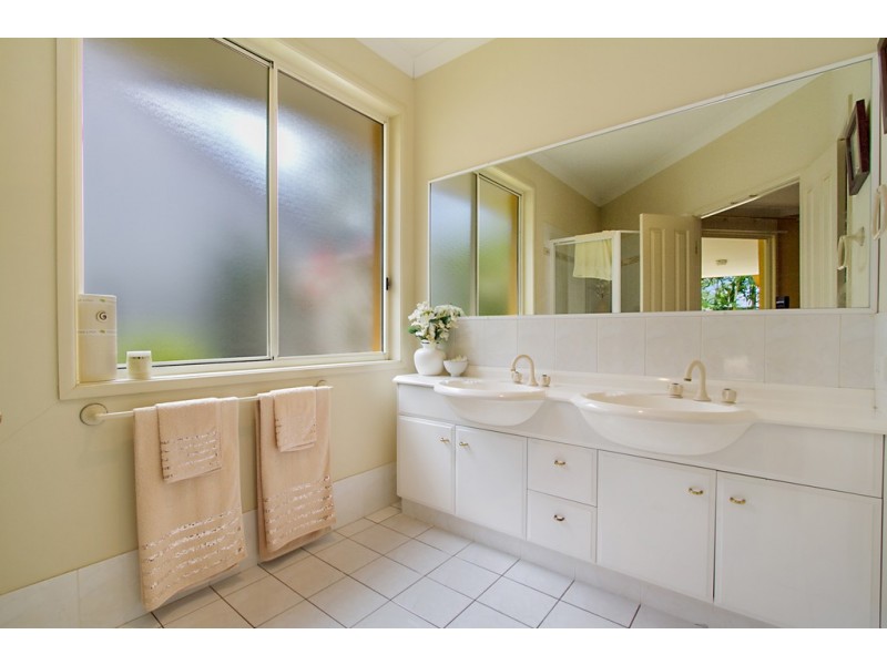 9 Greendale Place, Burleigh Waters QLD 4220