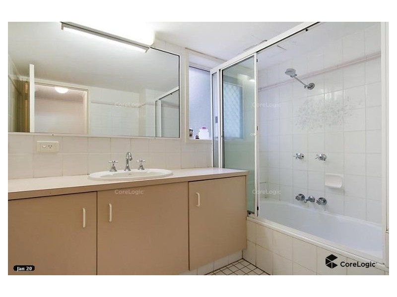 2/44 Britannia Avenue, Broadbeach QLD 4218