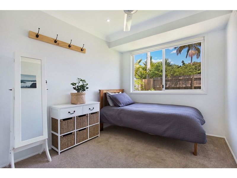2/20 Bluemoon Close, Burleigh Waters QLD 4220