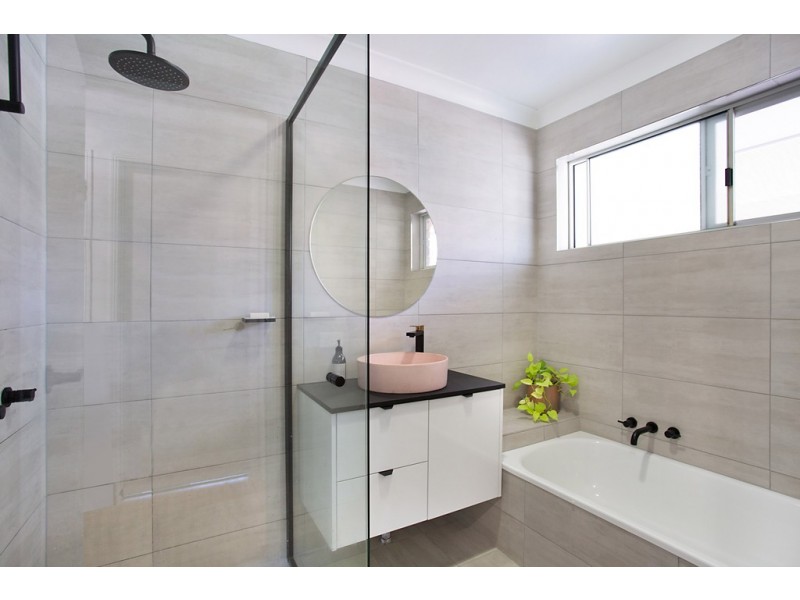 2/20 Bluemoon Close, Burleigh Waters QLD 4220