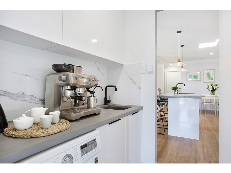 2/20 Bluemoon Close, Burleigh Waters QLD 4220