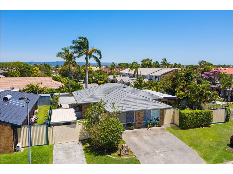 2/20 Bluemoon Close, Burleigh Waters QLD 4220