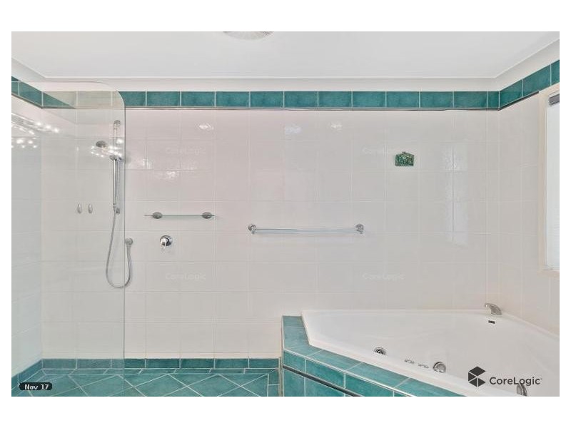 8 Buccaneer Crt, Paradise Waters QLD 4217