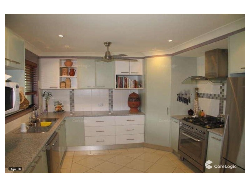 8 Huon Street, Broadbeach Waters QLD 4218