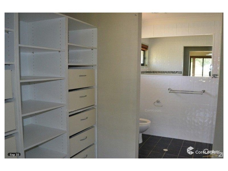 8 Huon Street, Broadbeach Waters QLD 4218