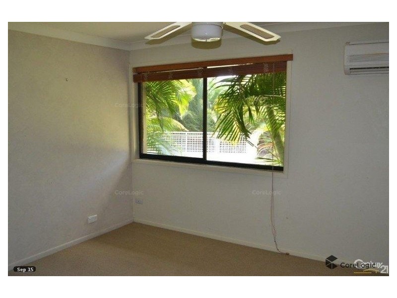 8 Huon Street, Broadbeach Waters QLD 4218