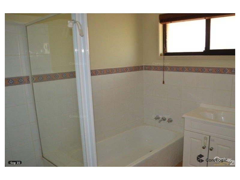 8 Huon Street, Broadbeach Waters QLD 4218