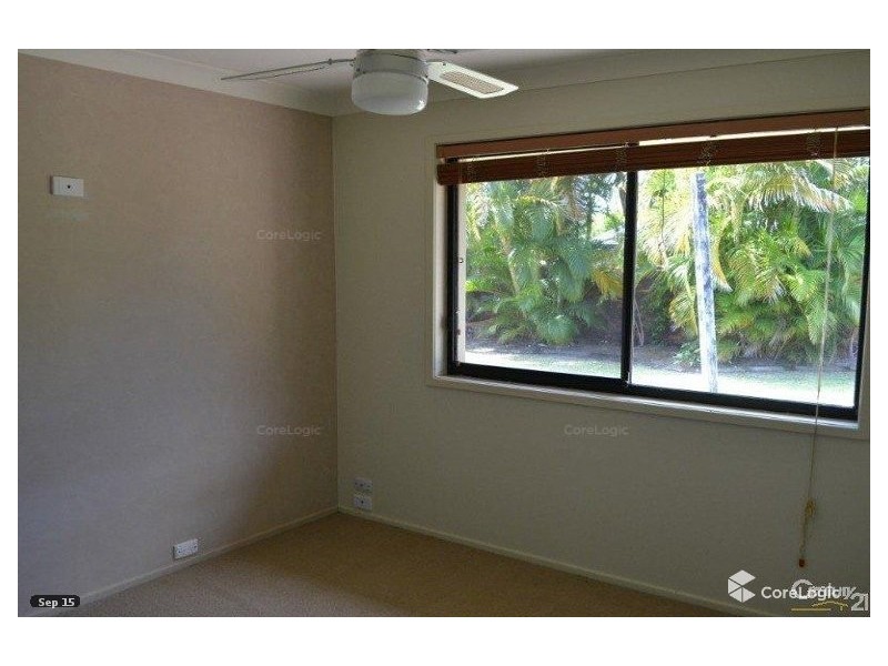 8 Huon Street, Broadbeach Waters QLD 4218