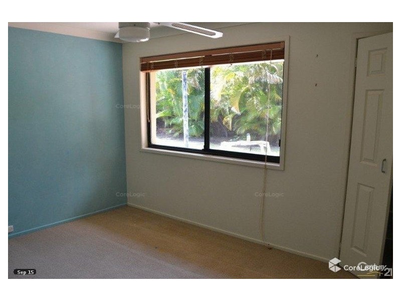 8 Huon Street, Broadbeach Waters QLD 4218