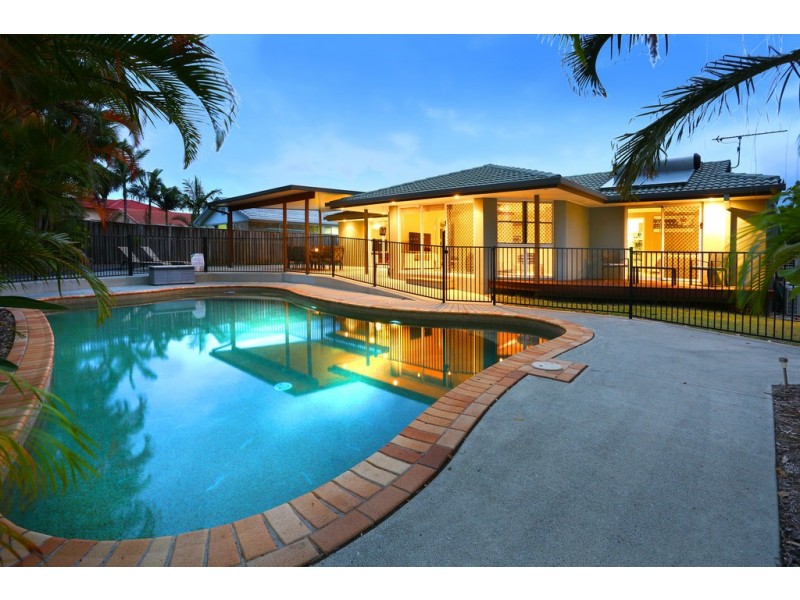 135 Camberwell Circuit, Robina QLD 4226