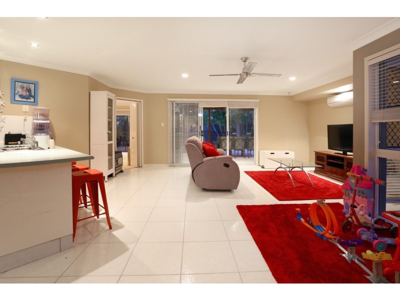 135 Camberwell Circuit, Robina QLD 4226