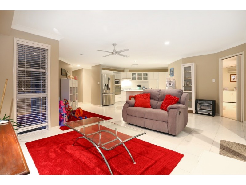 135 Camberwell Circuit, Robina QLD 4226