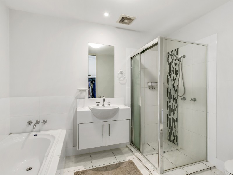 6/2236-2238 Gold Coast Highway, Mermaid Beach QLD 4218