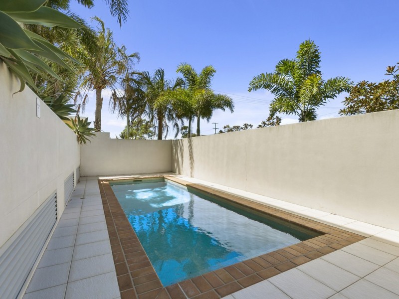 6/2236-2238 Gold Coast Highway, Mermaid Beach QLD 4218