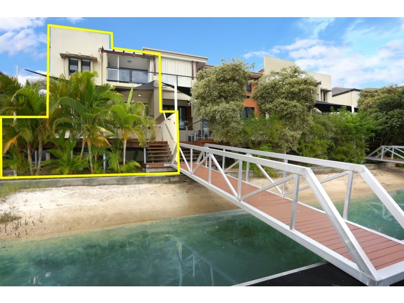 1/5 Miami Key, Broadbeach Waters QLD 4218
