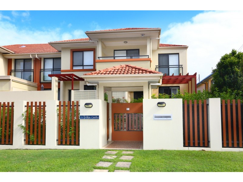 1/5 Miami Key, Broadbeach Waters QLD 4218