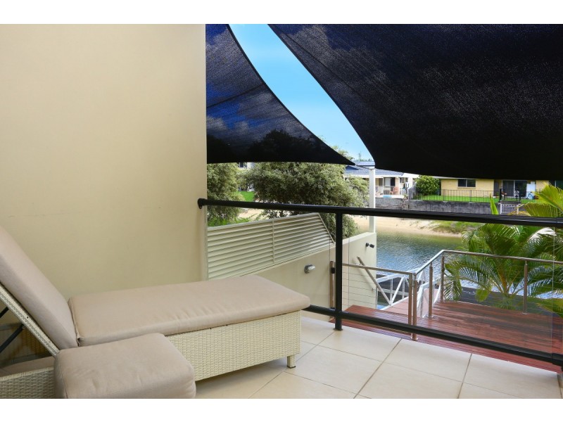 1/5 Miami Key, Broadbeach Waters QLD 4218