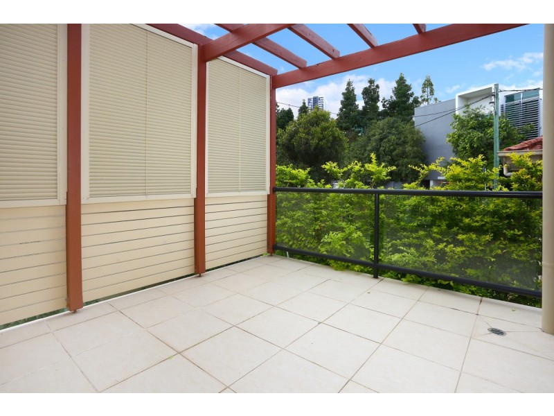 1/5 Miami Key, Broadbeach Waters QLD 4218
