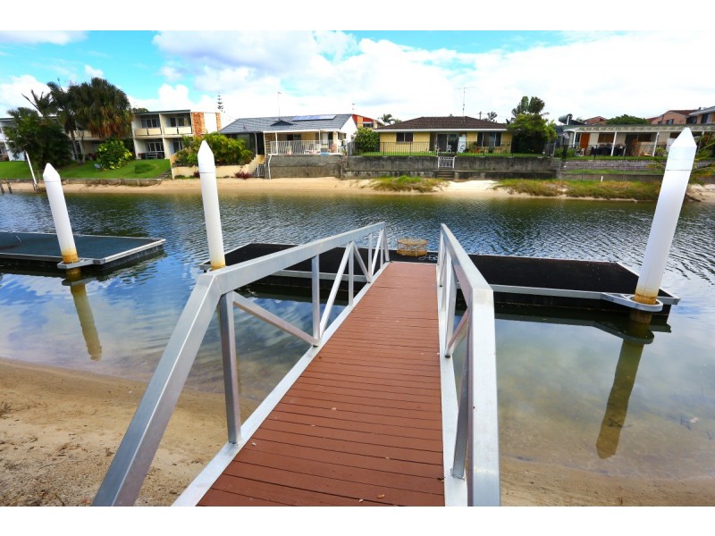 1/5 Miami Key, Broadbeach Waters QLD 4218