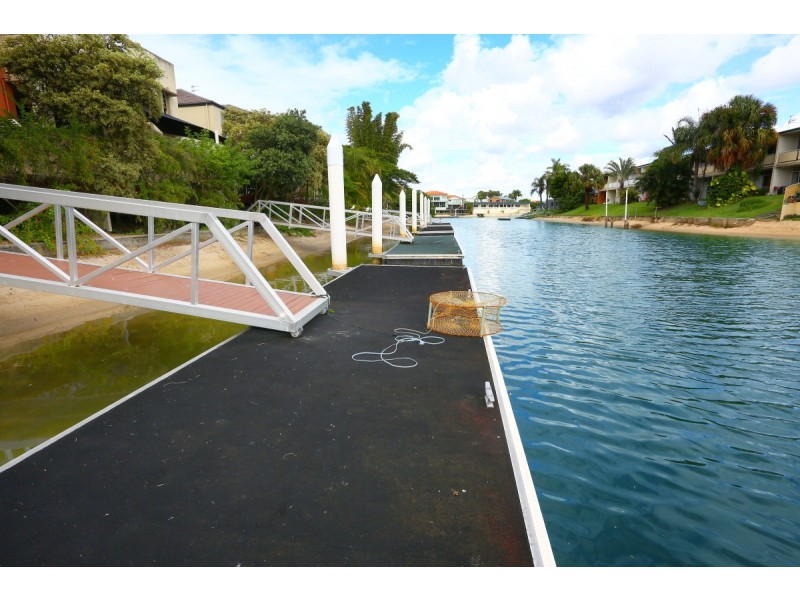 1/5 Miami Key, Broadbeach Waters QLD 4218