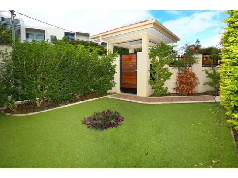 1/5 Miami Key, Broadbeach Waters QLD 4218