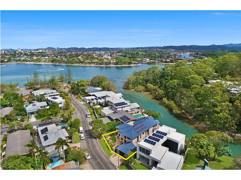 16 Elanora Drive, Burleigh Heads QLD 4220