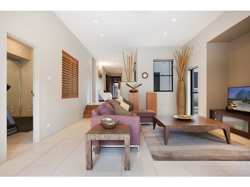 16 Elanora Drive, Burleigh Heads QLD 4220