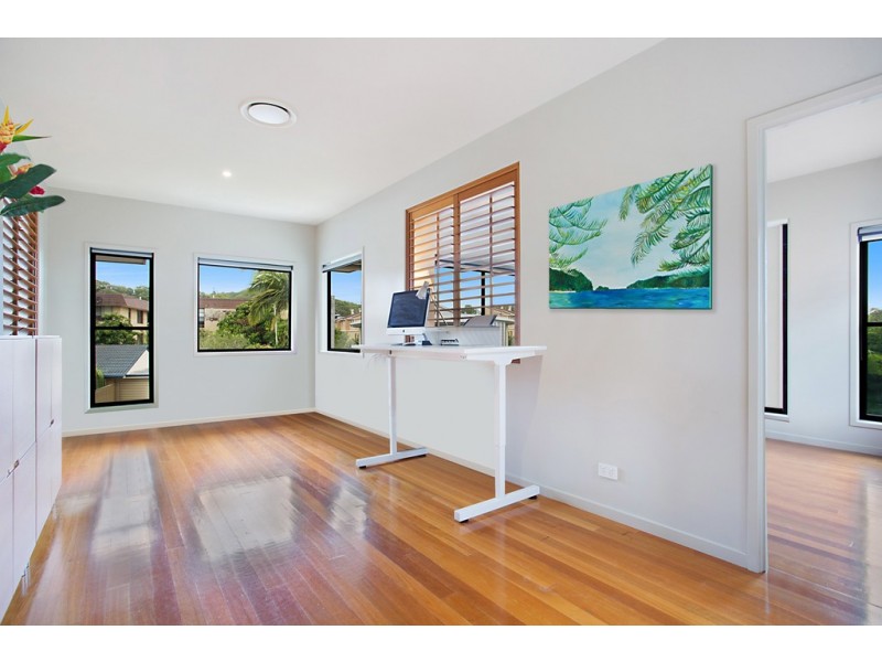 16 Elanora Drive, Burleigh Heads QLD 4220