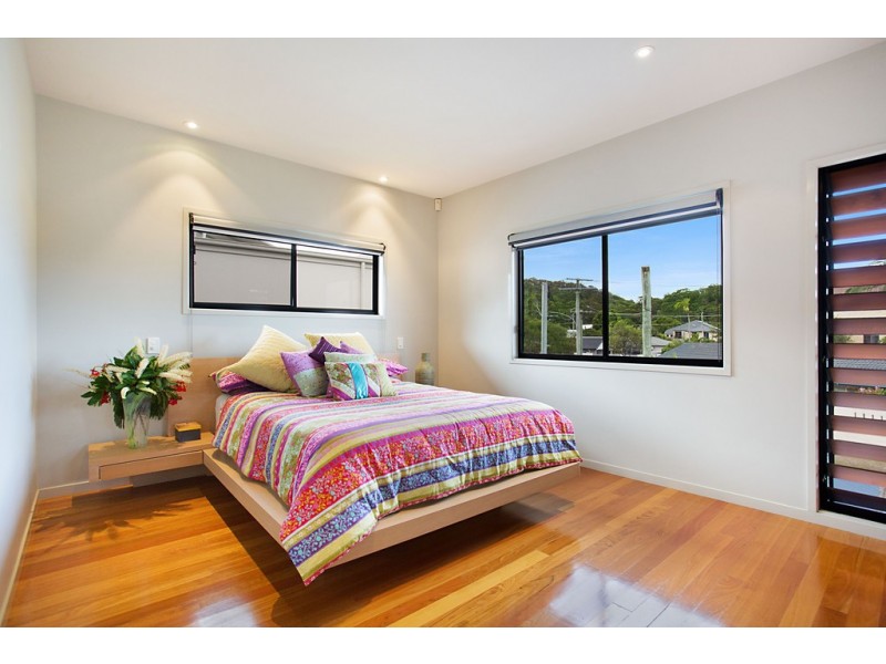 16 Elanora Drive, Burleigh Heads QLD 4220