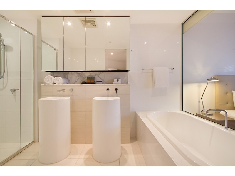 1701 ‘The Oracle’ 1 Oracle Boulevard, Broadbeach QLD 4218