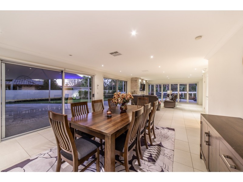 61 Hillview Parade, Ashmore QLD 4214