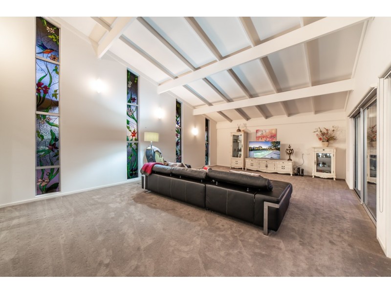 61 Hillview Parade, Ashmore QLD 4214